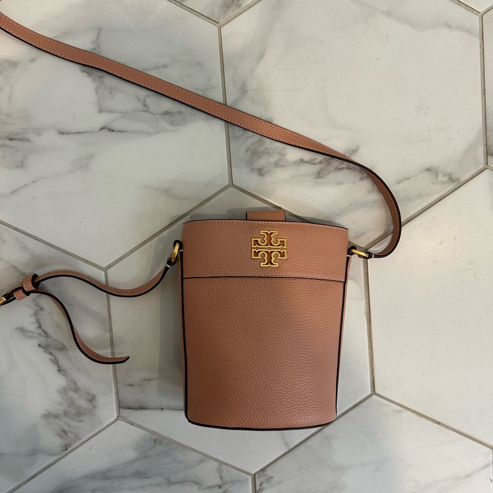 Tory Burch mauve pink cross body bucket bag